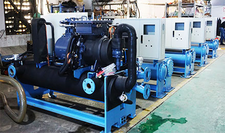螺桿式冷水機中壓縮機出現(xiàn)震動、噪音大是由什么造成？